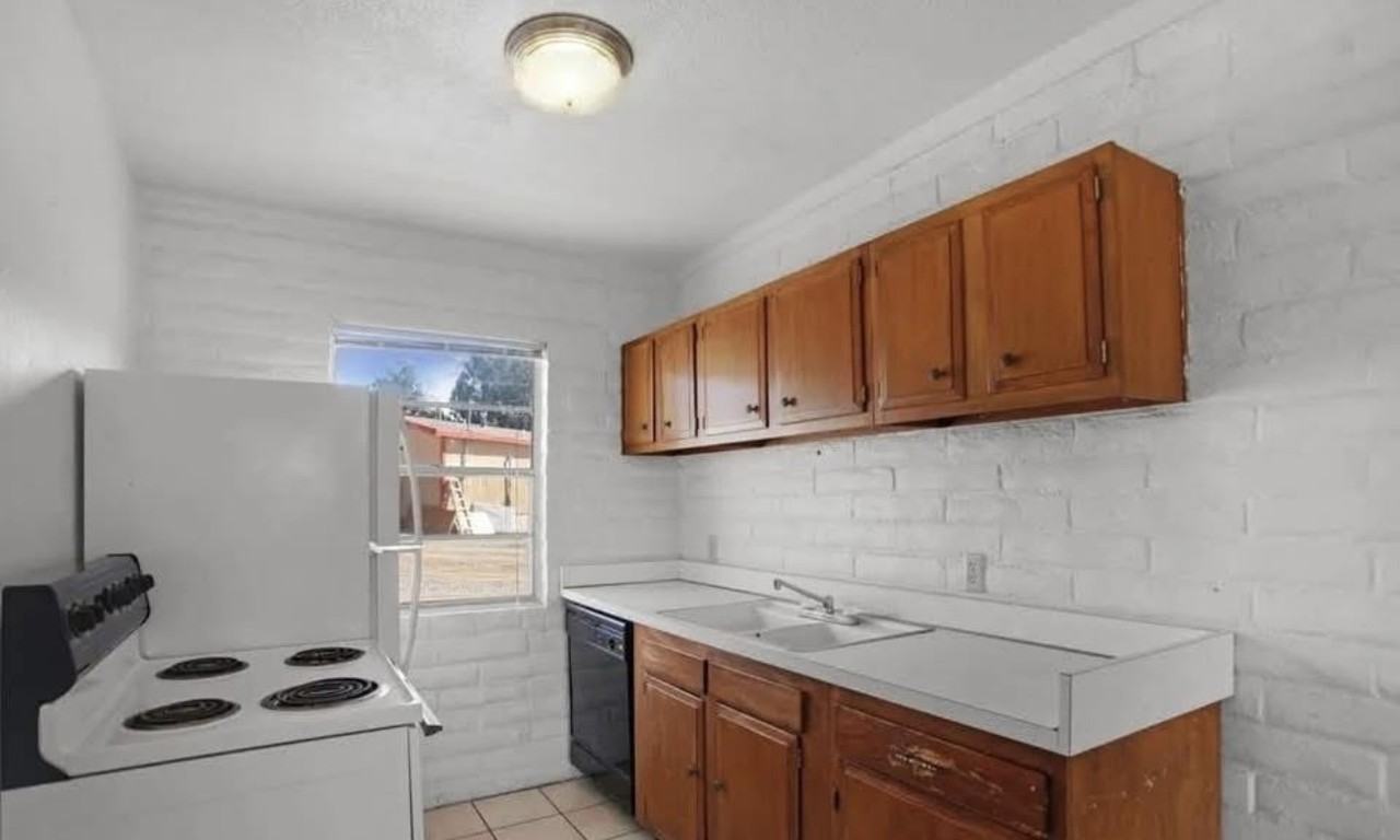 Los Cerros Apts. - Photo 2 of 7