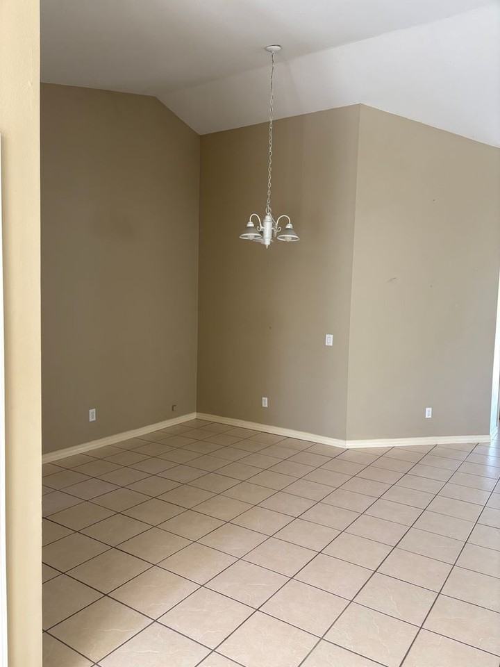 118 Summerwood Dr - Photo 2 of 18