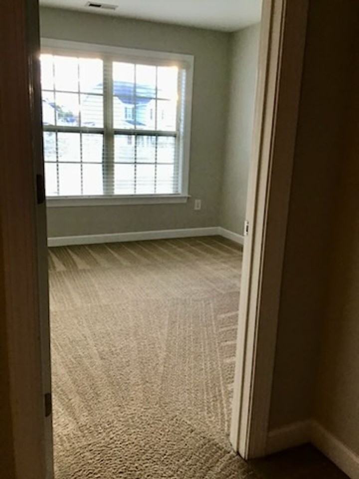 35 Coswell Ct - Photo 7 of 18