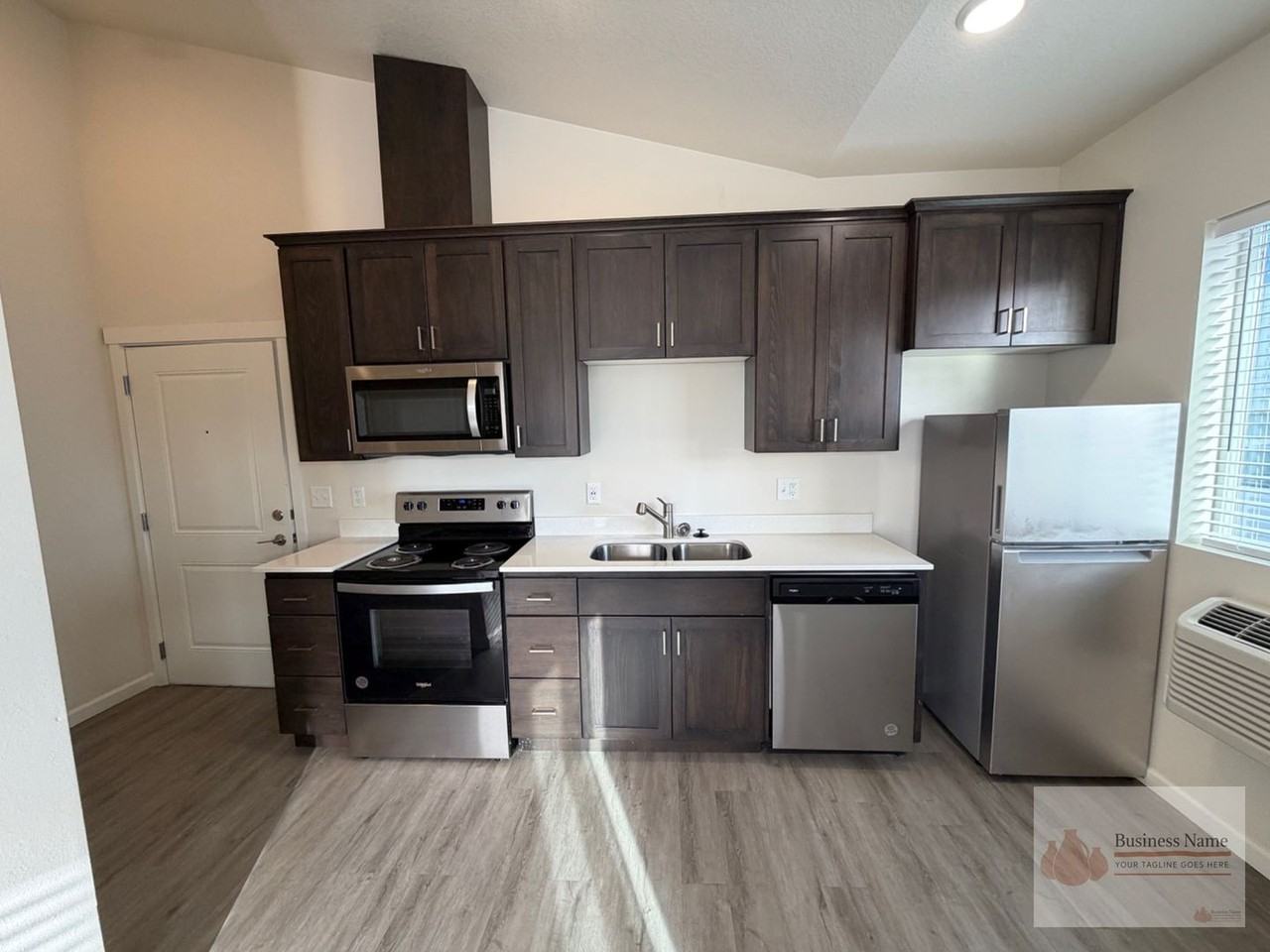 Plymouth Barracuda #2025-25-1724 - Photo 6 of 21