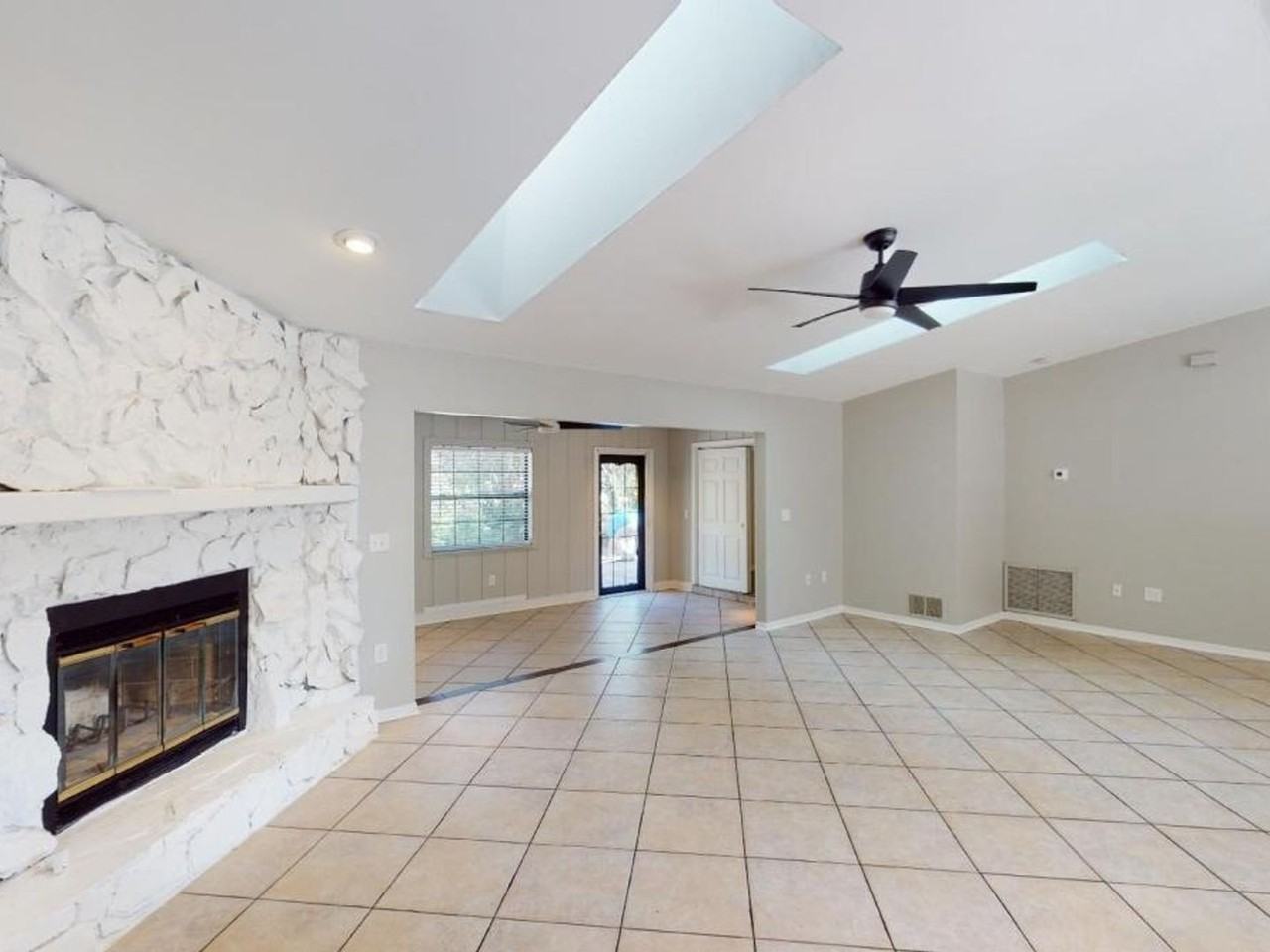 2582 Wood Oak Dr - Photo 2 of 14