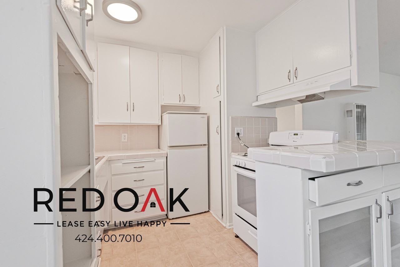 Courtyard - Photo 3 of 19