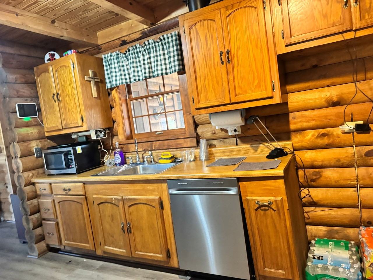 1840 Robinhood Rd - Photo 6 of 39