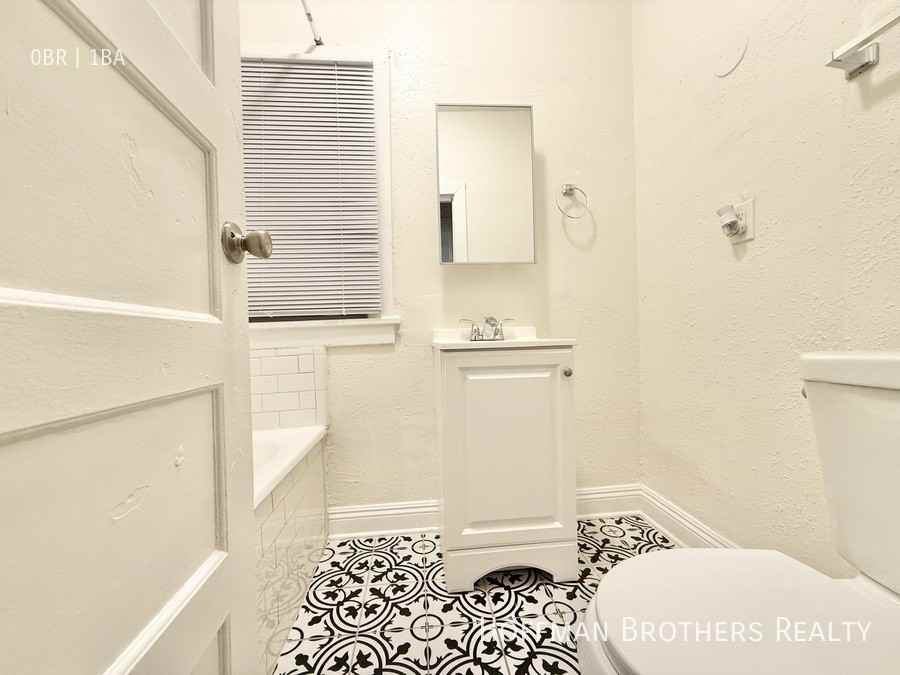 526 S Union Ave Property - Photo 2 of 3