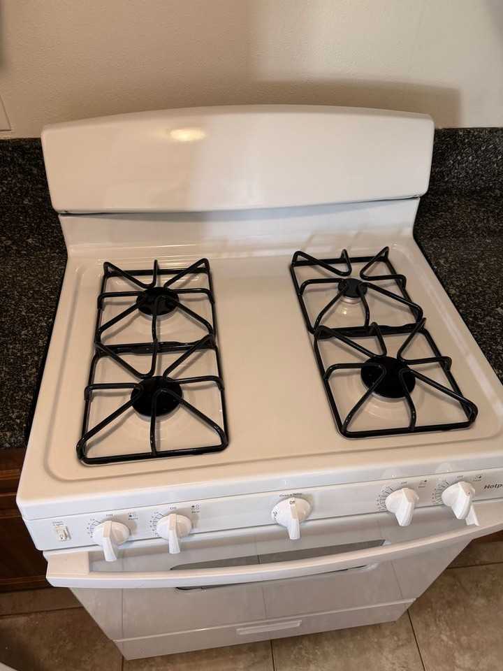 2554 Sextant Ave - Photo 2 of 10