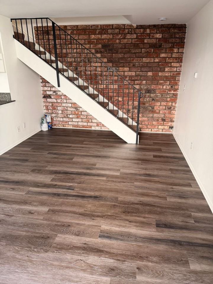 2554 Sextant Ave - Photo 4 of 10