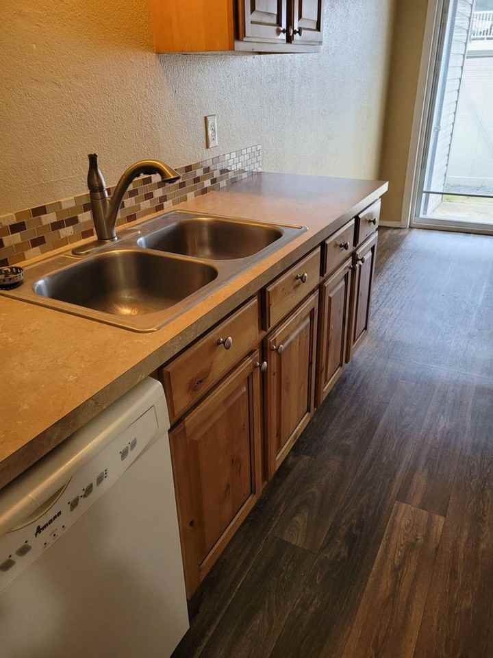 1715 Center Ave - Photo 4 of 9