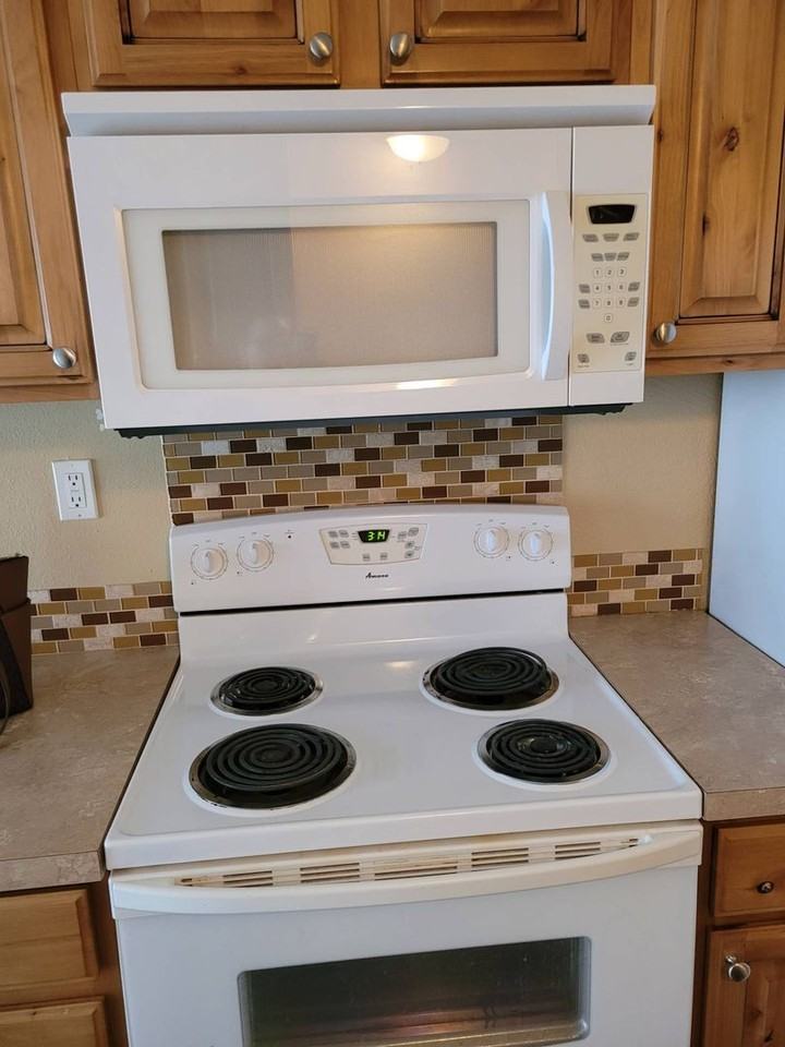 1715 Center Ave - Photo 6 of 9