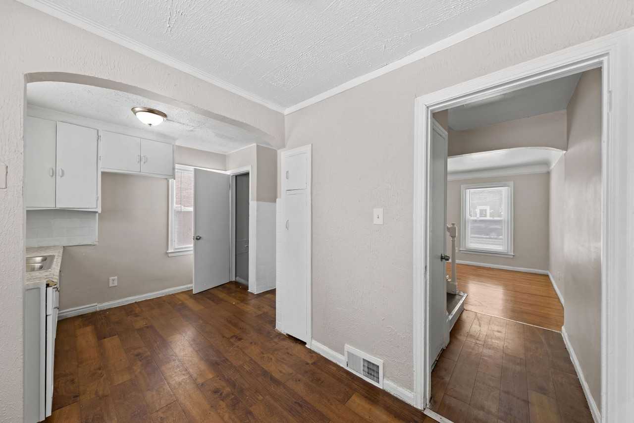 19335 Hoover St - Photo 4 of 13