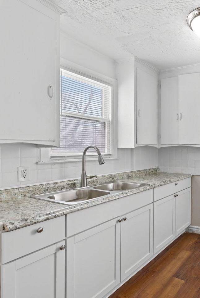 19335 Hoover St - Photo 6 of 13