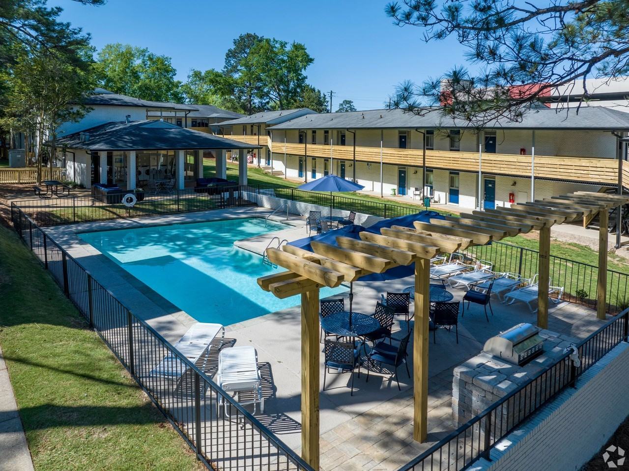 Vue on Glenn - Photo 2 of 4