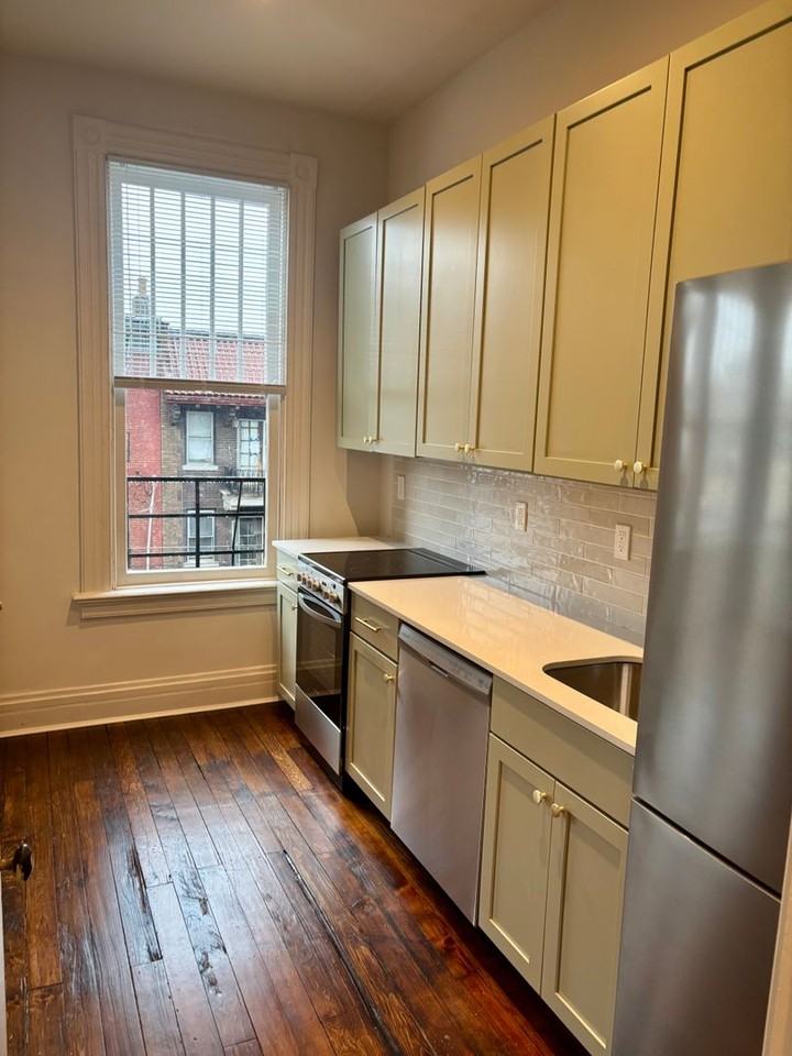 826 Madison Ave - Photo 4 of 6