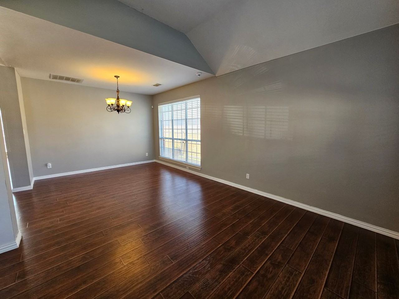 6805 Westover Dr - Photo 6 of 41