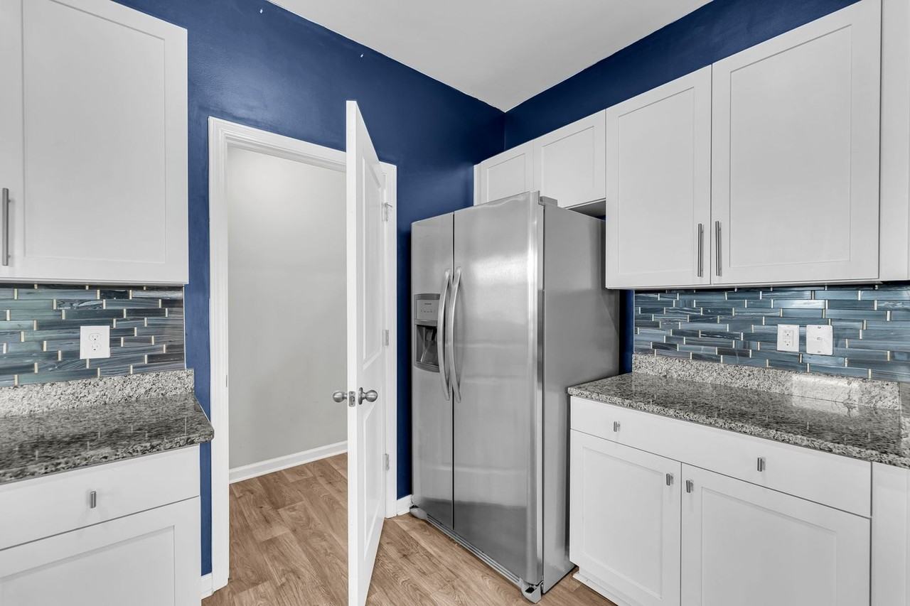 550 Wayton Cir - Photo 6 of 37