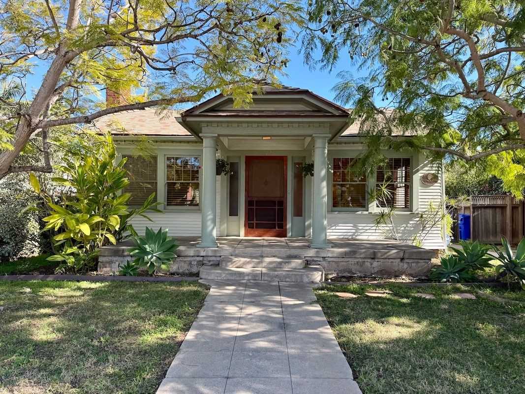 3917 Hawk St - Photo 2 of 27