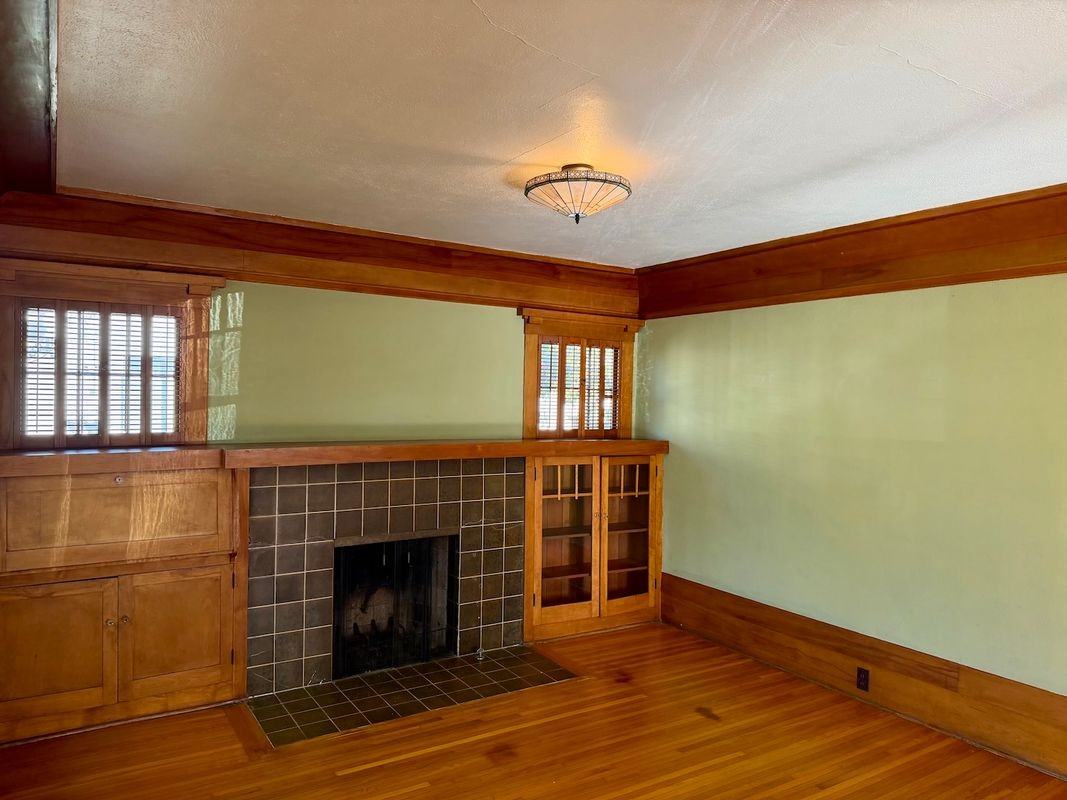 3917 Hawk St - Photo 6 of 27