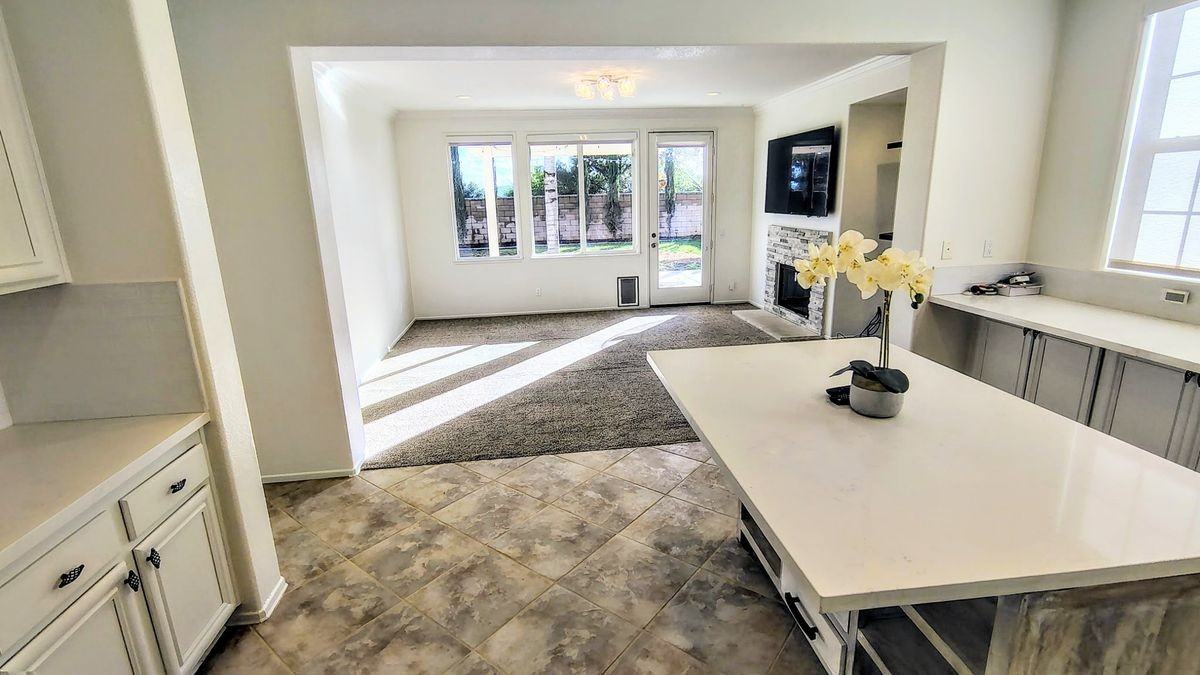 24799 Benetta Ct - Photo 7 of 30