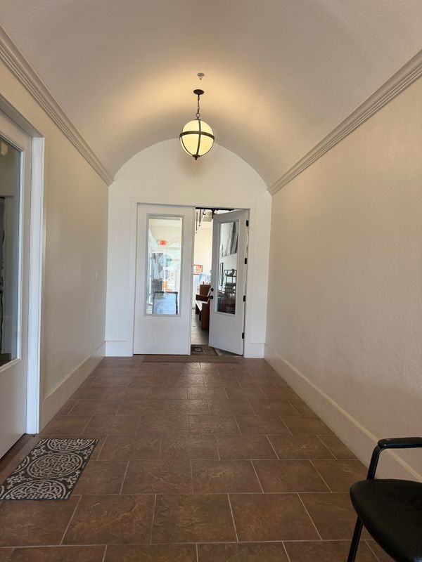 129 N Grove St - Photo 3 of 9