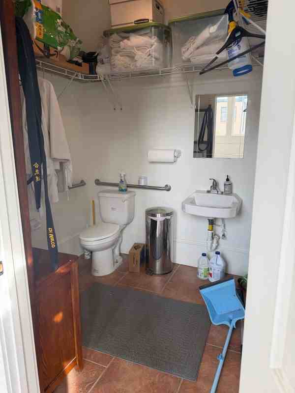 129 N Grove St - Photo 6 of 9