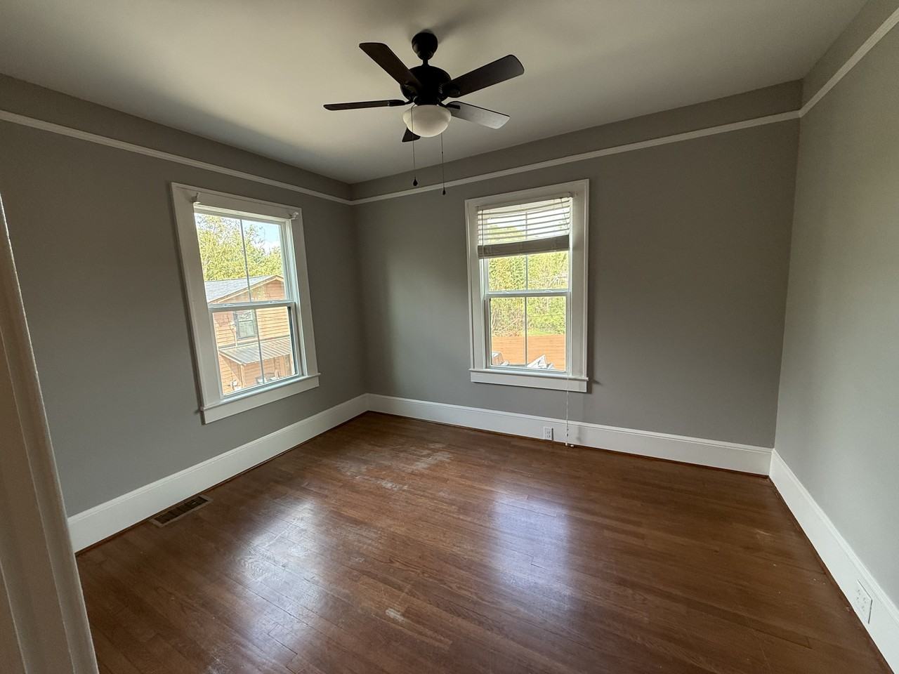 305 East Cherokee Street - Photo 3 of 9