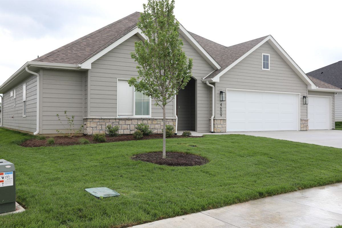 4609 Chambers Bay Dr - Photo 2 of 44