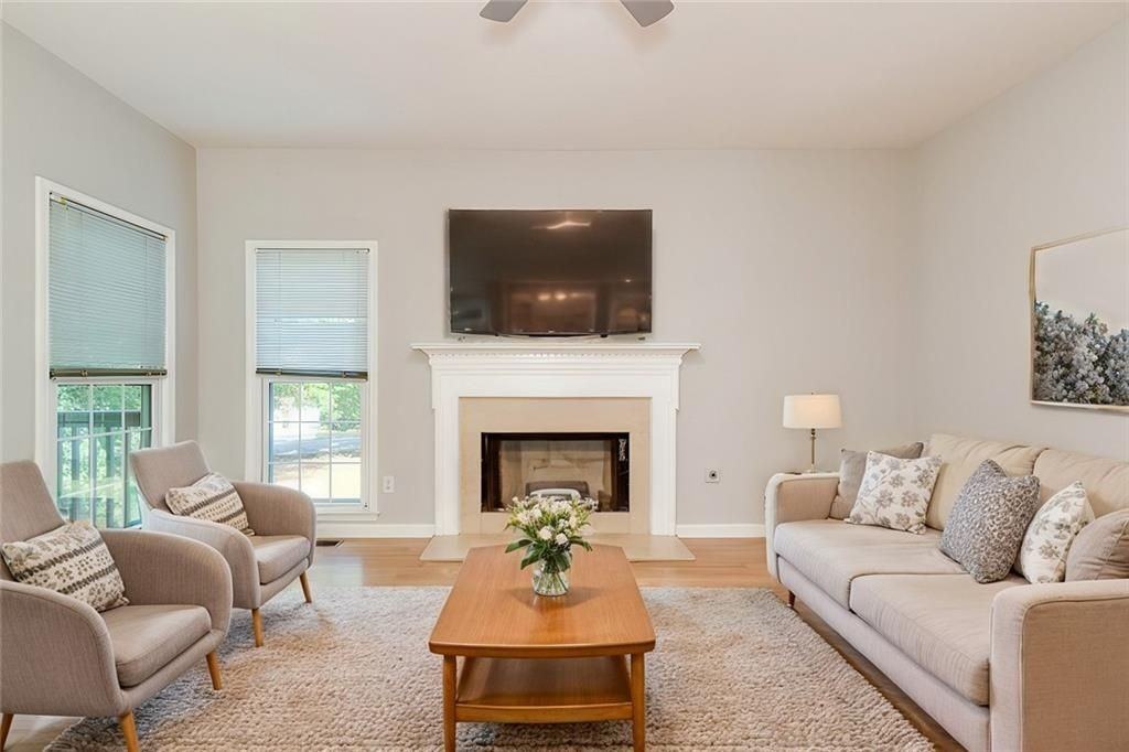 3418 Rose Arbor Ct - Photo 4 of 37