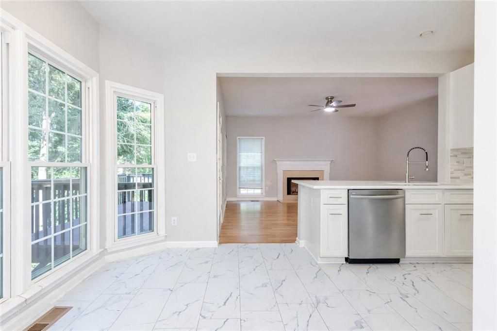 3418 Rose Arbor Ct - Photo 6 of 37