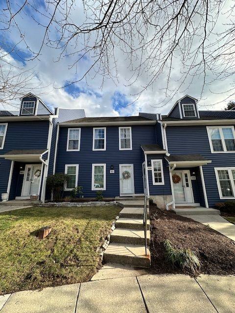 1001 Roundhouse Ct ##11 - Photo 2 of 30