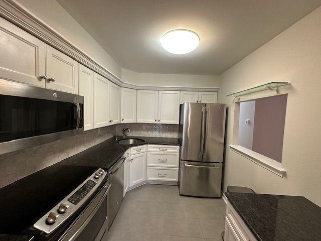 1001 Roundhouse Ct ##11 - Photo 6 of 30