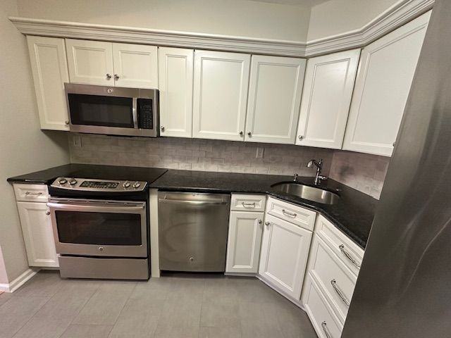 1001 Roundhouse Ct ##11 - Photo 7 of 30