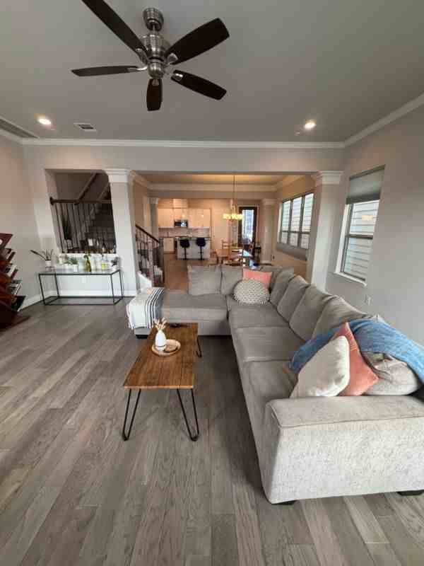 4610 Center St - Photo 5 of 38