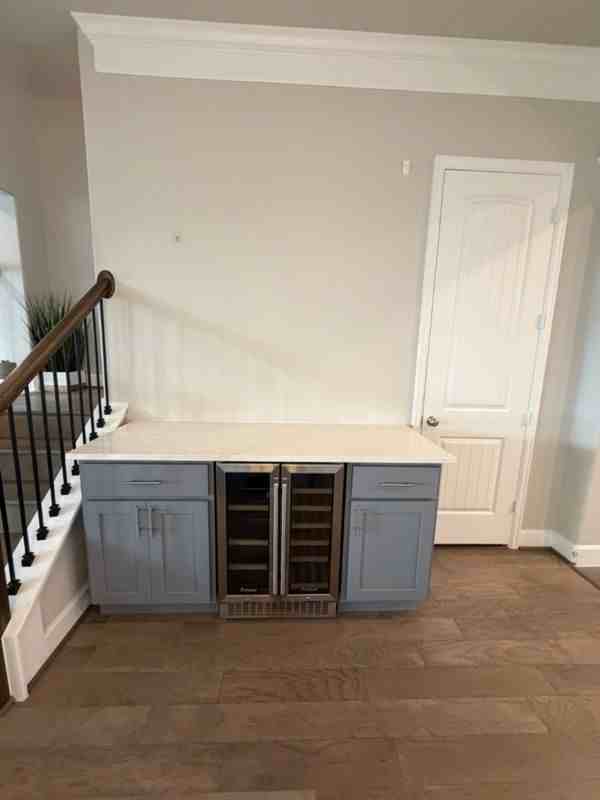 4610 Center St - Photo 7 of 38