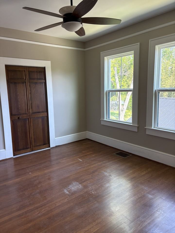 305 East Cherokee Street - Photo 6 of 9