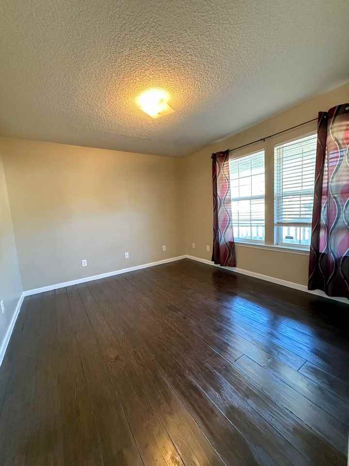 107 Cypress Bnd - Photo 4 of 41