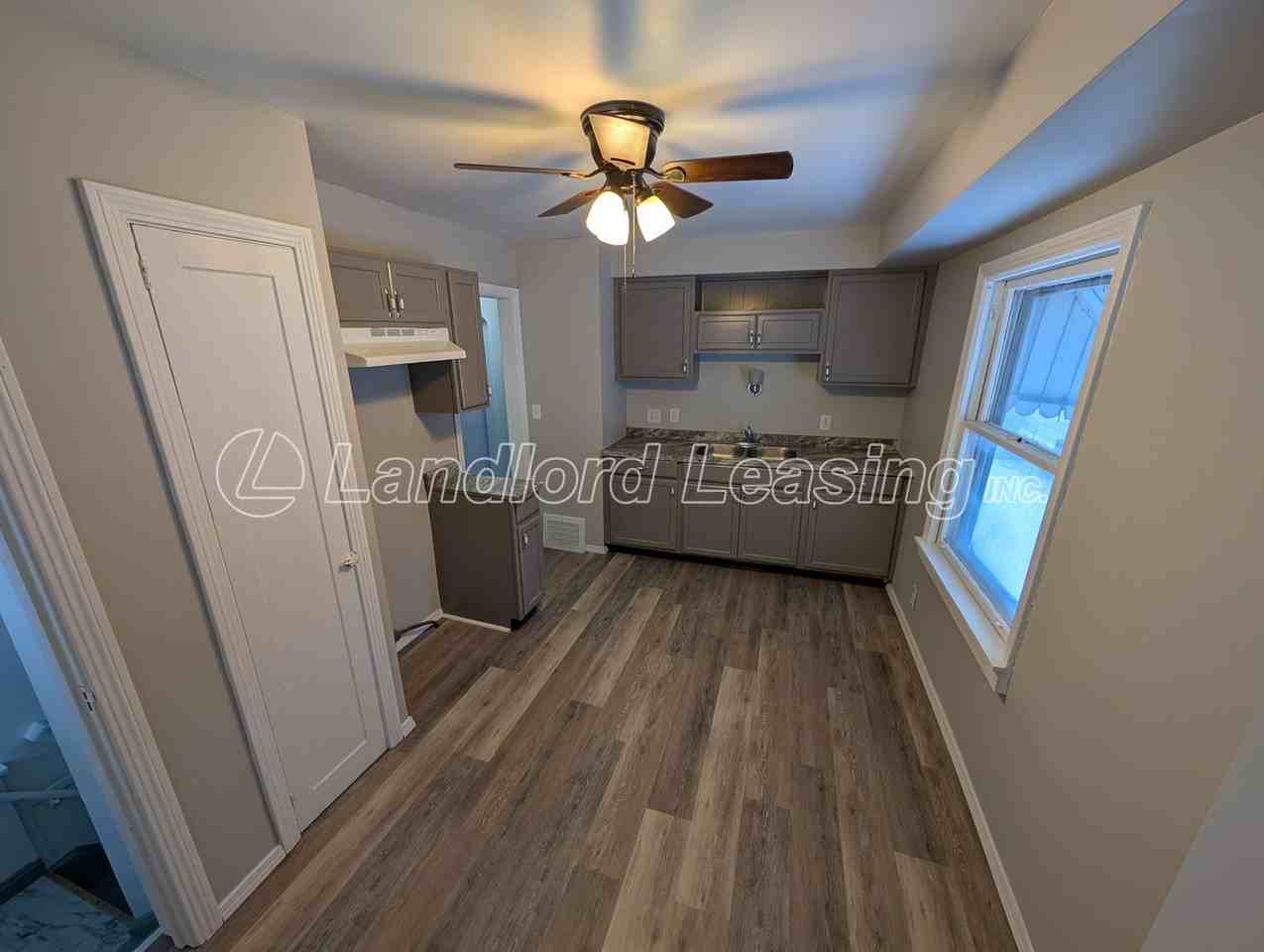 2402 E 34th St - Photo 4 of 15