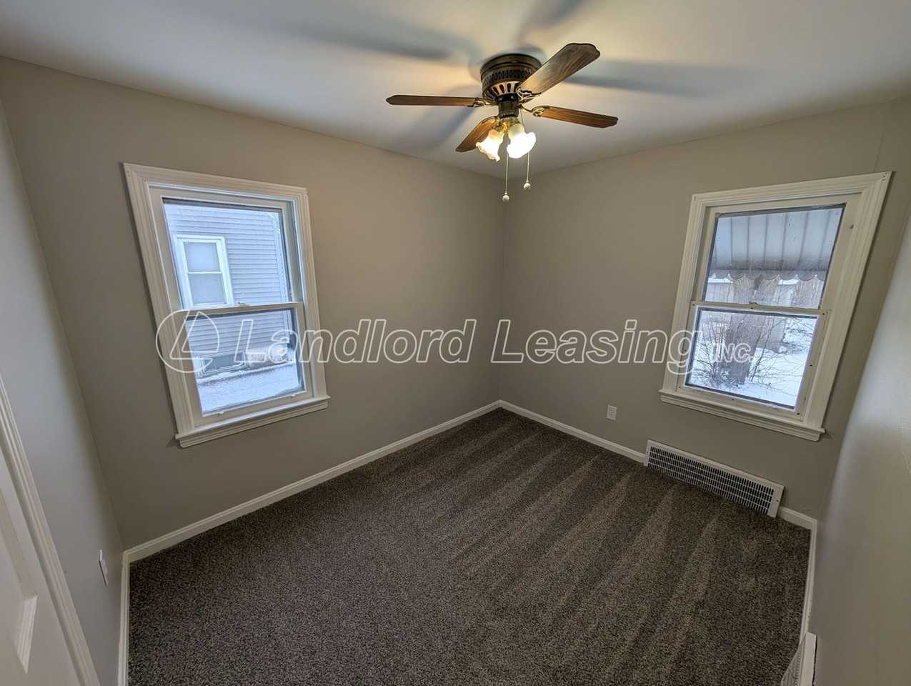 2402 E 34th St - Photo 6 of 15