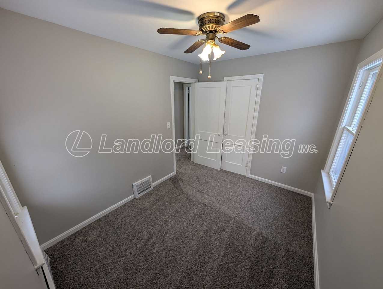 2402 E 34th St - Photo 7 of 15