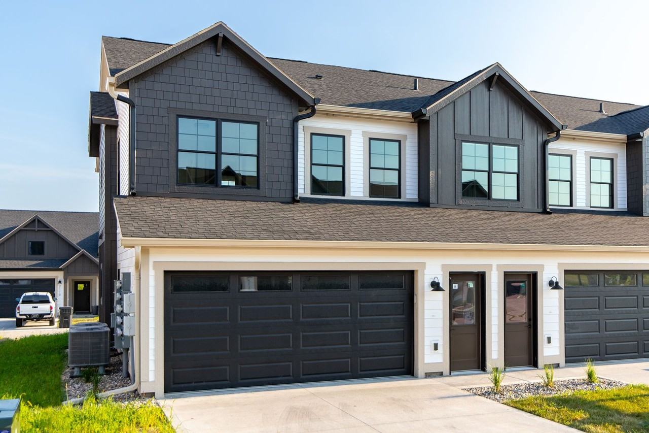 2107 Aikman Dr - Photo 2 of 14