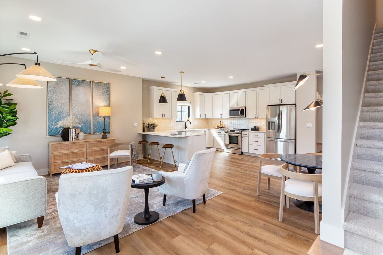 2107 Aikman Dr - Photo 4 of 14