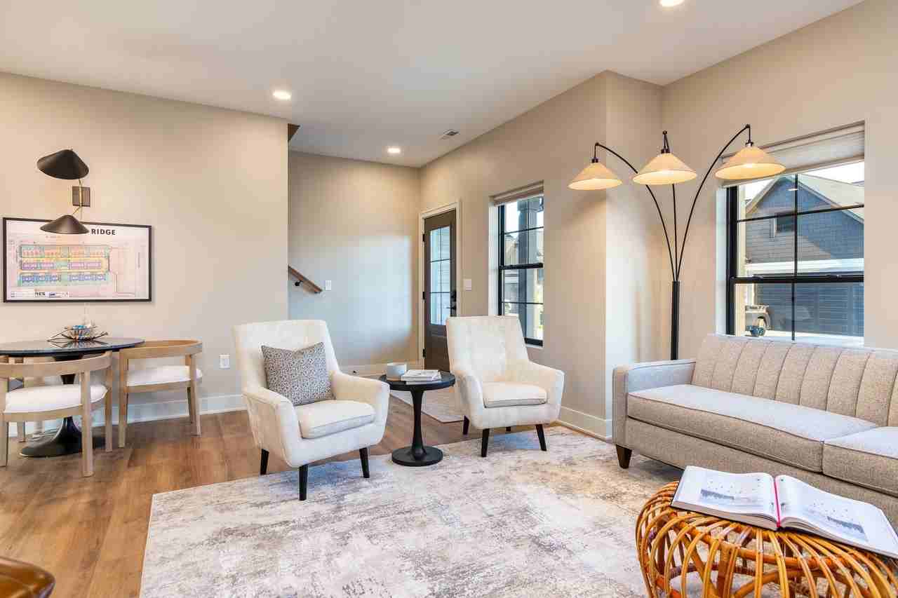 2107 Aikman Dr - Photo 5 of 14