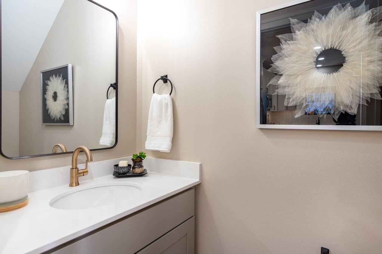 2107 Aikman Dr - Photo 6 of 14