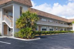 310 Lake Shore Dr West Palm Beach, FL 33403 - Photo 1 of 1