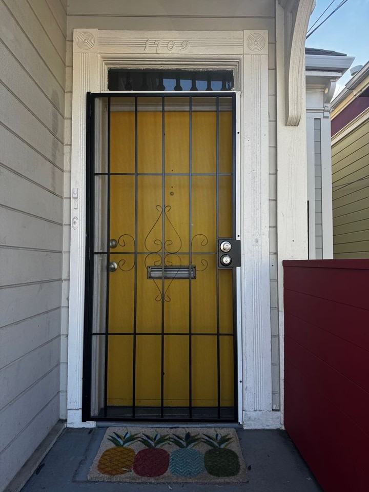 1709 Goss St - Photo 2 of 14