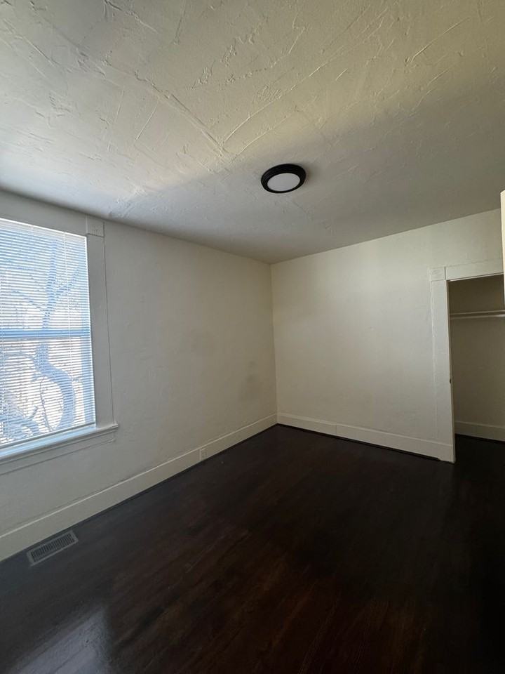 1709 Goss St - Photo 7 of 14