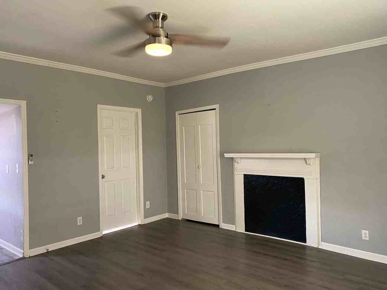 207 E 16th St #A - Photo 5 of 5