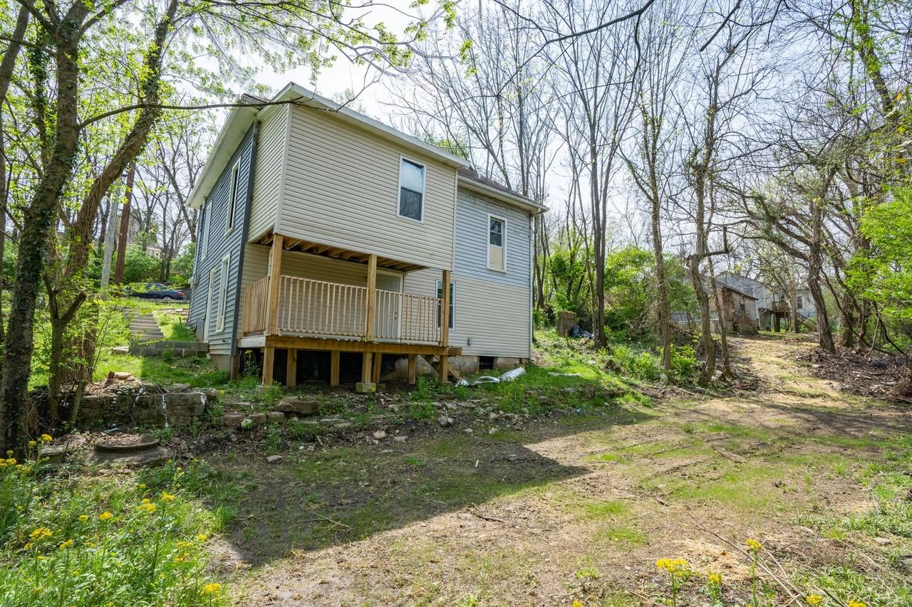 326 Maple St #B - Photo 2 of 10