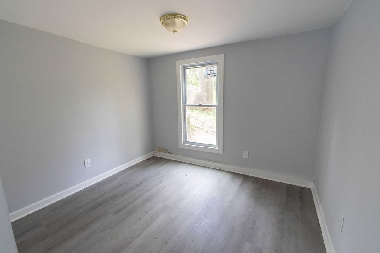 326 Maple St #B - Photo 7 of 10