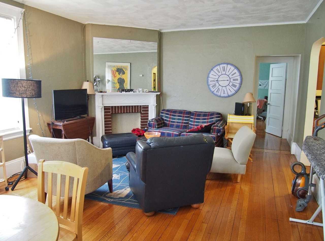 67 Strathmore Rd - Photo 2 of 14