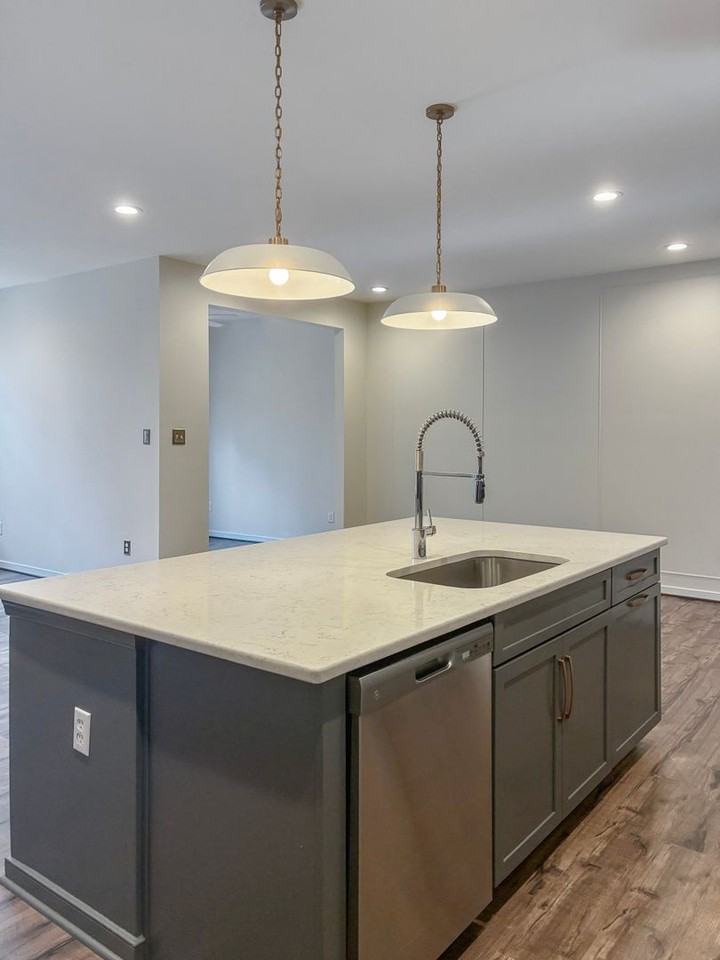 18341 Palisades Ct - Photo 2 of 25