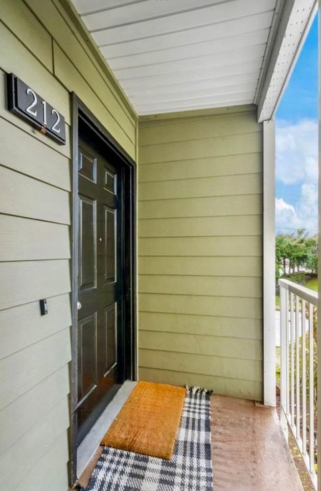 9917 Holly Dr - Photo 2 of 18